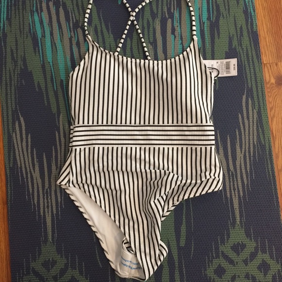 New with tags 👙 - Picture 5 of 6